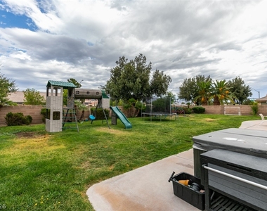 7210 Shallowford Avenue - Photo Thumbnail 47