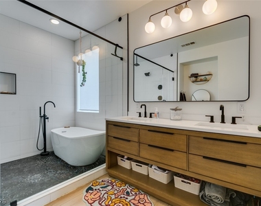 7210 Shallowford Avenue - Photo Thumbnail 44