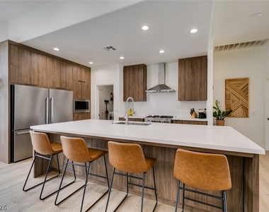 7210 Shallowford Avenue - Photo Thumbnail 23