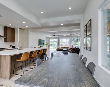 7210 Shallowford Avenue - Photo Thumbnail 20