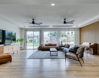 7210 Shallowford Avenue - Photo Thumbnail 7