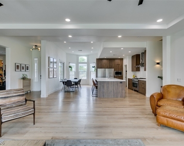 7210 Shallowford Avenue - Photo Thumbnail 15