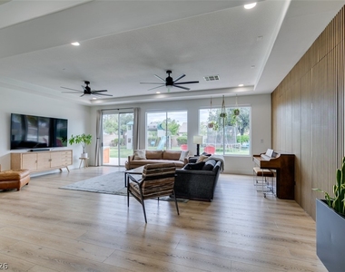 7210 Shallowford Avenue - Photo Thumbnail 2