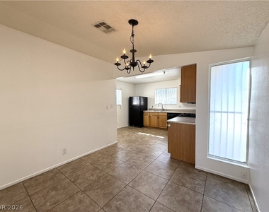 2220 La Sombra Street - Photo Thumbnail 7