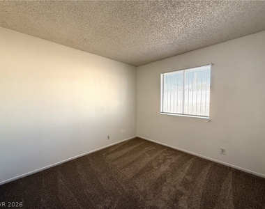 2220 La Sombra Street - Photo Thumbnail 9
