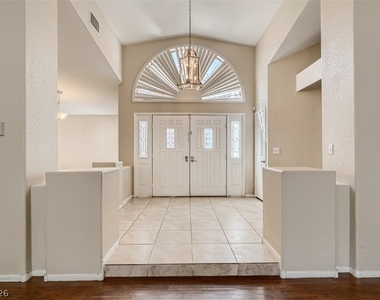 2224 Bear Valley Street - Photo Thumbnail 3
