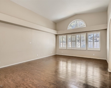 2224 Bear Valley Street - Photo Thumbnail 4