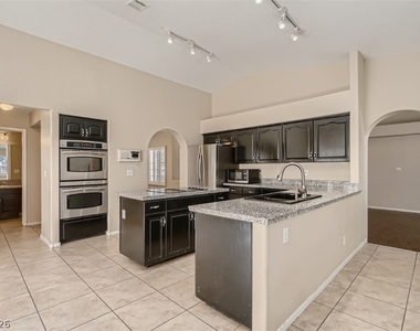 2224 Bear Valley Street - Photo Thumbnail 7