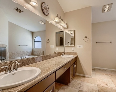 2224 Bear Valley Street - Photo Thumbnail 18