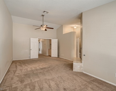 2224 Bear Valley Street - Photo Thumbnail 16