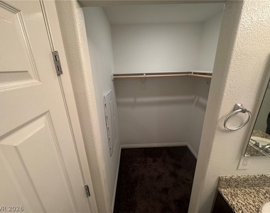 5202 Dubris Drive - Photo Thumbnail 13