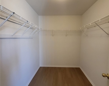 5535 Cresent Valley Street - Photo Thumbnail 12