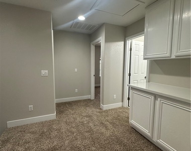 11126 Evvie Lane - Photo Thumbnail 17
