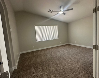 11126 Evvie Lane - Photo Thumbnail 20