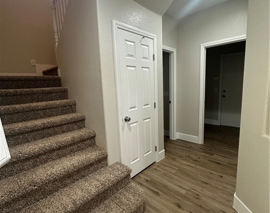 11126 Evvie Lane - Photo Thumbnail 16