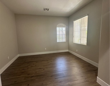 11126 Evvie Lane - Photo Thumbnail 2