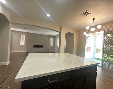 11126 Evvie Lane - Photo Thumbnail 7