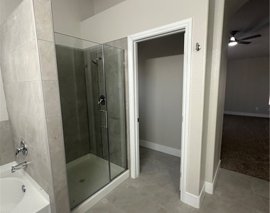 11126 Evvie Lane - Photo Thumbnail 21