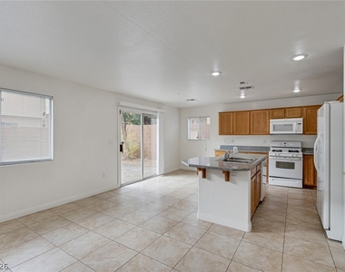 9861 Ashton Pines Court - Photo Thumbnail 12