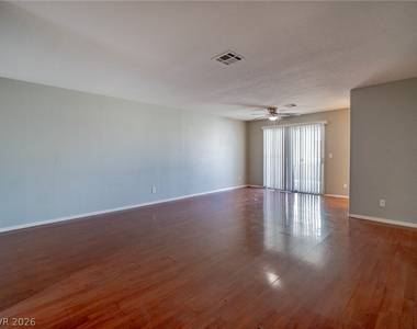 1401 Linnbaker Lane - Photo Thumbnail 2