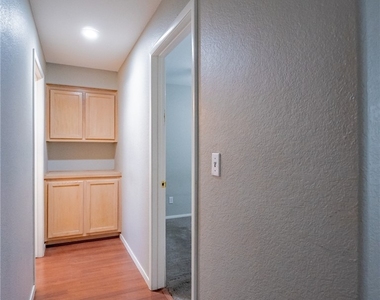 1401 Linnbaker Lane - Photo Thumbnail 9