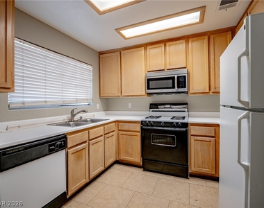 1401 Linnbaker Lane - Photo Thumbnail 7