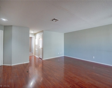 1401 Linnbaker Lane - Photo Thumbnail 6