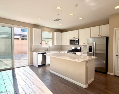 5039 Tranquil View Street - Photo Thumbnail 7