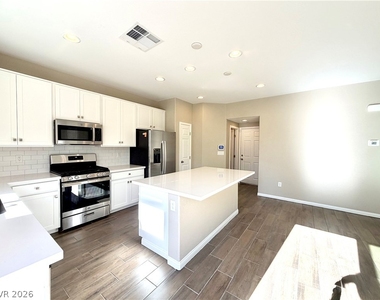 5039 Tranquil View Street - Photo Thumbnail 9
