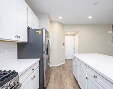 5039 Tranquil View Street - Photo Thumbnail 60