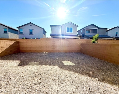 5039 Tranquil View Street - Photo Thumbnail 12