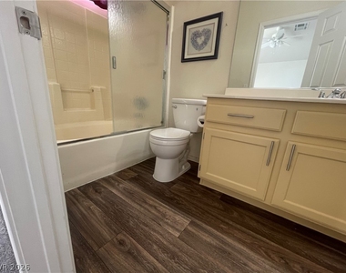 7117 Old Village Avenue - Photo Thumbnail 12