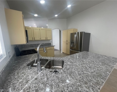 7117 Old Village Avenue - Photo Thumbnail 8