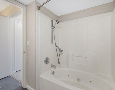 8070 W Russell Road - Photo Thumbnail 15