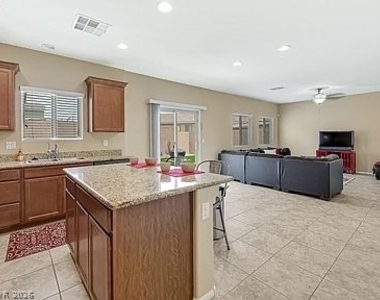 9122 Island Wolf Avenue - Photo Thumbnail 15