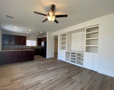 9122 Island Wolf Avenue - Photo Thumbnail 24