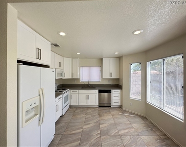 3822 Flickering Star Drive - Photo Thumbnail 7