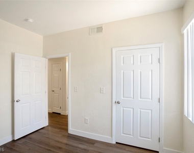 6955 N Durango Drive - Photo Thumbnail 21