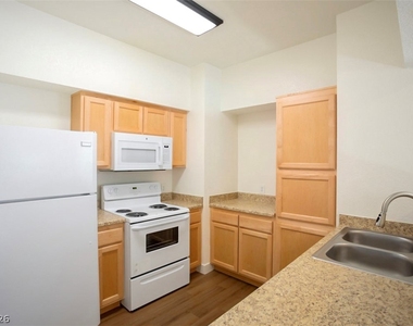 6955 N Durango Drive - Photo Thumbnail 7