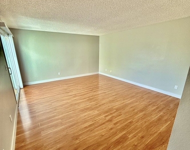 2654 Aracatuba Avenue - Photo Thumbnail 7