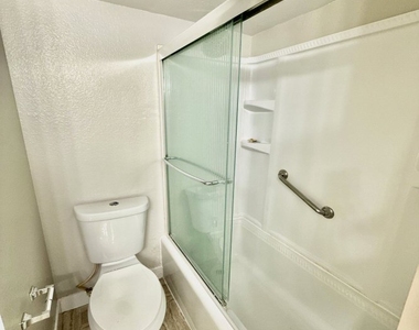 2654 Aracatuba Avenue - Photo Thumbnail 11