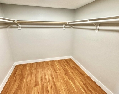 2654 Aracatuba Avenue - Photo Thumbnail 9