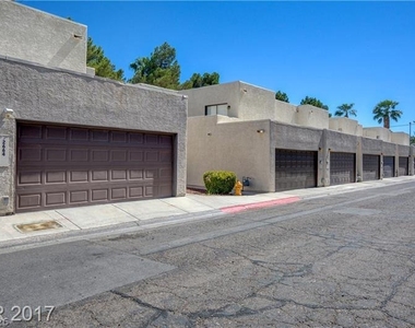 2654 Aracatuba Avenue - Photo Thumbnail 16