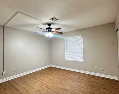 5141 Lindell Road - Photo Thumbnail 13