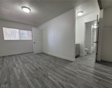 740 N 11th Street - Photo Thumbnail 15