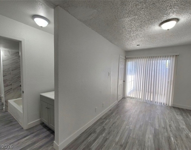 740 N 11th Street - Photo Thumbnail 11