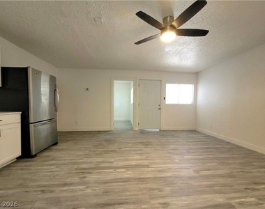 740 N 11th Street - Photo Thumbnail 9