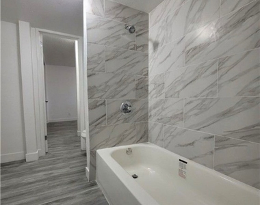740 N 11th Street - Photo Thumbnail 6