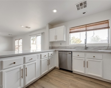 10429 Vinson Point Avenue - Photo Thumbnail 17