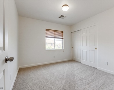 10429 Vinson Point Avenue - Photo Thumbnail 32
